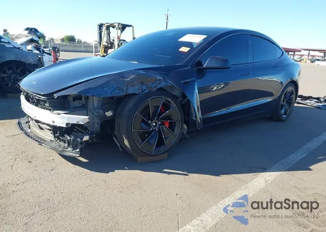 2024 Tesla Model 3 Performance All-Wheel Drive z USA, uszkodzony, nr VIN 5YJ3E1ET4RF906352